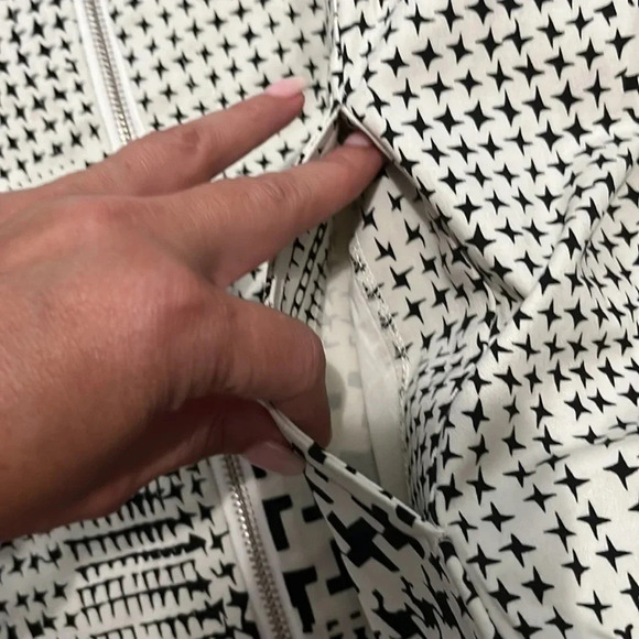 CAbi Short Sleeve Zip Jacket Ivory Black Size Medium. Excellent condition! - Picture 5 of 10